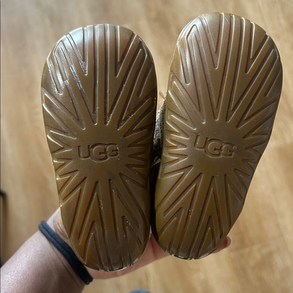 UGG Keelan Boots Size 4/5 - Picture 2 of 5